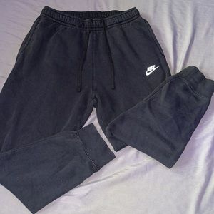NIKE BLACK SWEATPANTS